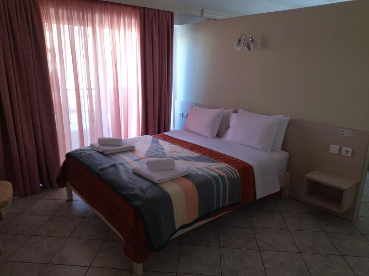 Chrisi Akti Hotel Nafpaktos Стая снимка